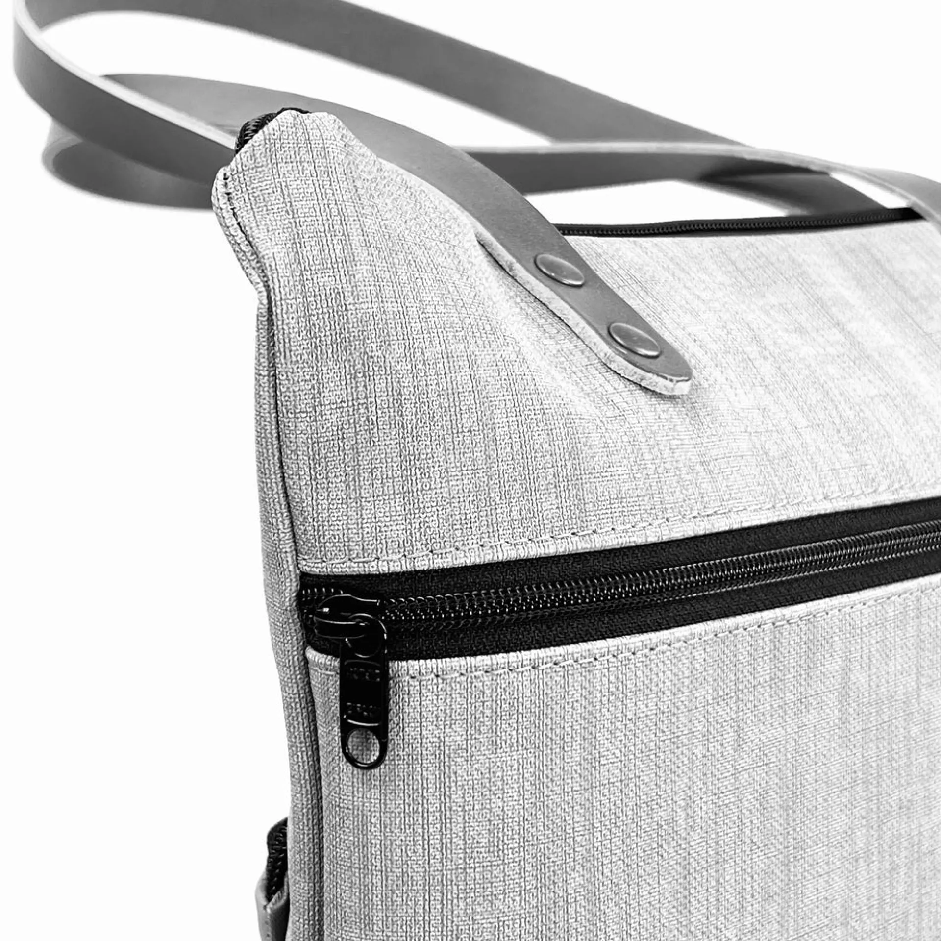 Daniel Chong Bolso book holder DZ* Tote Bags|Bolsos Book Holder