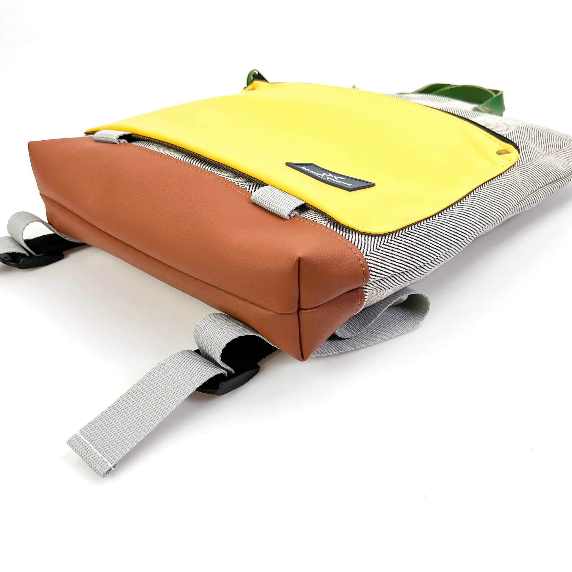 Daniel Chong Mochila book holder loneta* Mochilas Book Holder