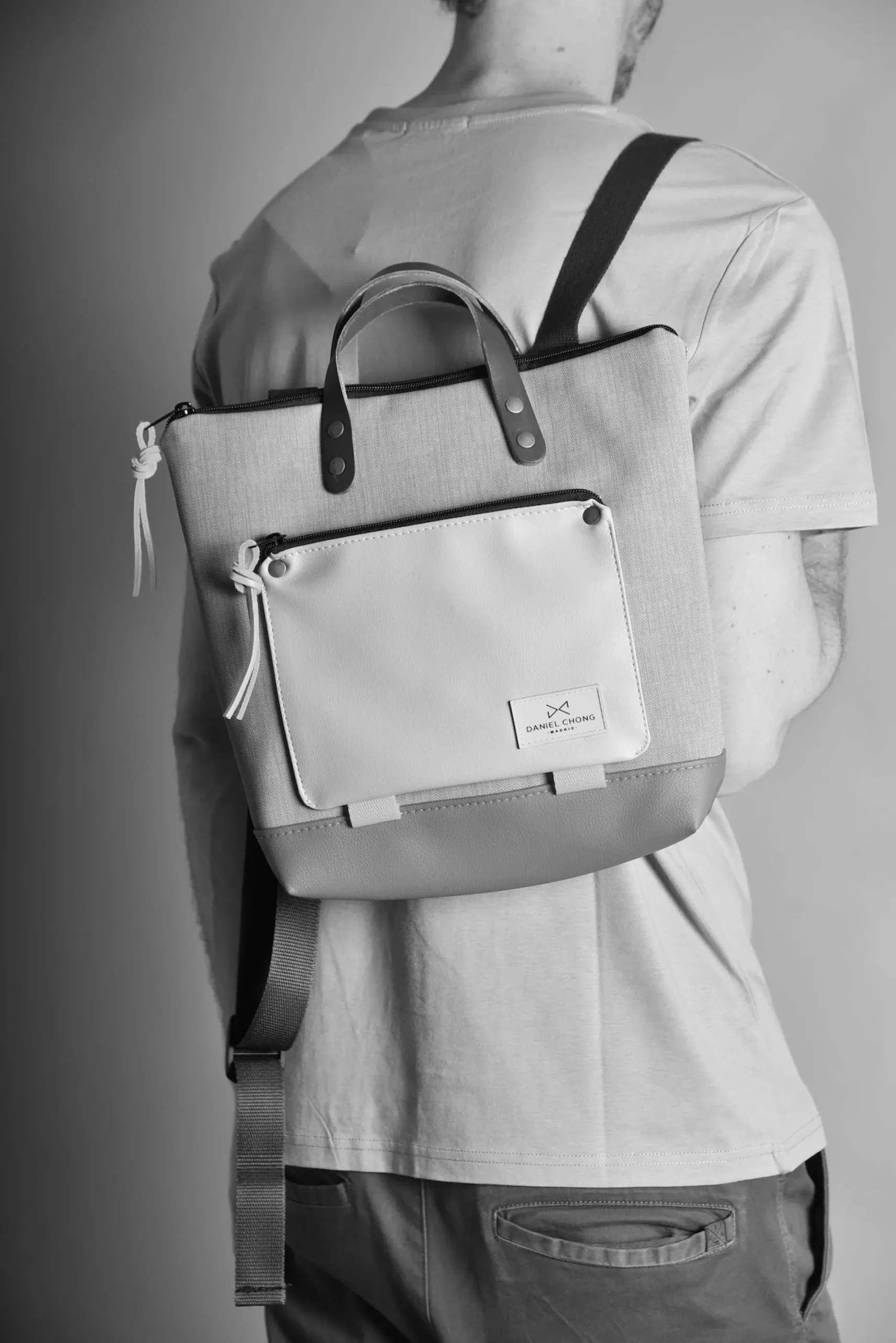 Daniel Chong Mochilas mini cuadradas Book Holder DZ* Mochilas Mini Cuadradas Book Holder